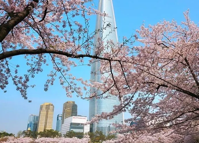 Апартаменты Romantic Terrace, 4people,2beds 2rooms, Jamsil Station, Lotte World, Kspo Dome *