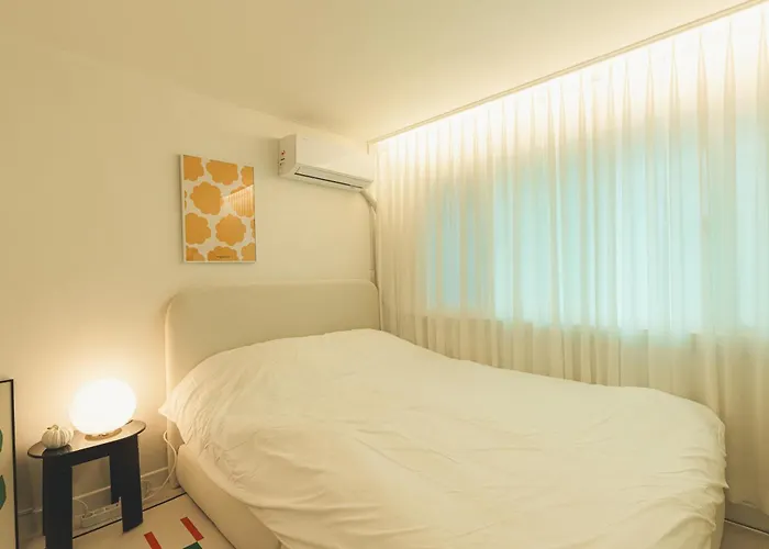 Апартаменты Romantic Terrace, 4people,2beds 2rooms, Jamsil Station, Lotte World, Kspo Dome *