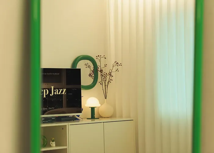 Апартаменты Romantic Terrace, 4people,2beds 2rooms, Jamsil Station, Lotte World, Kspo Dome *